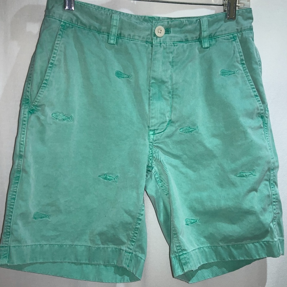 Vineyard Vines Saltwash  Embroidered Fish Shorts Sz 28 cotton flat front